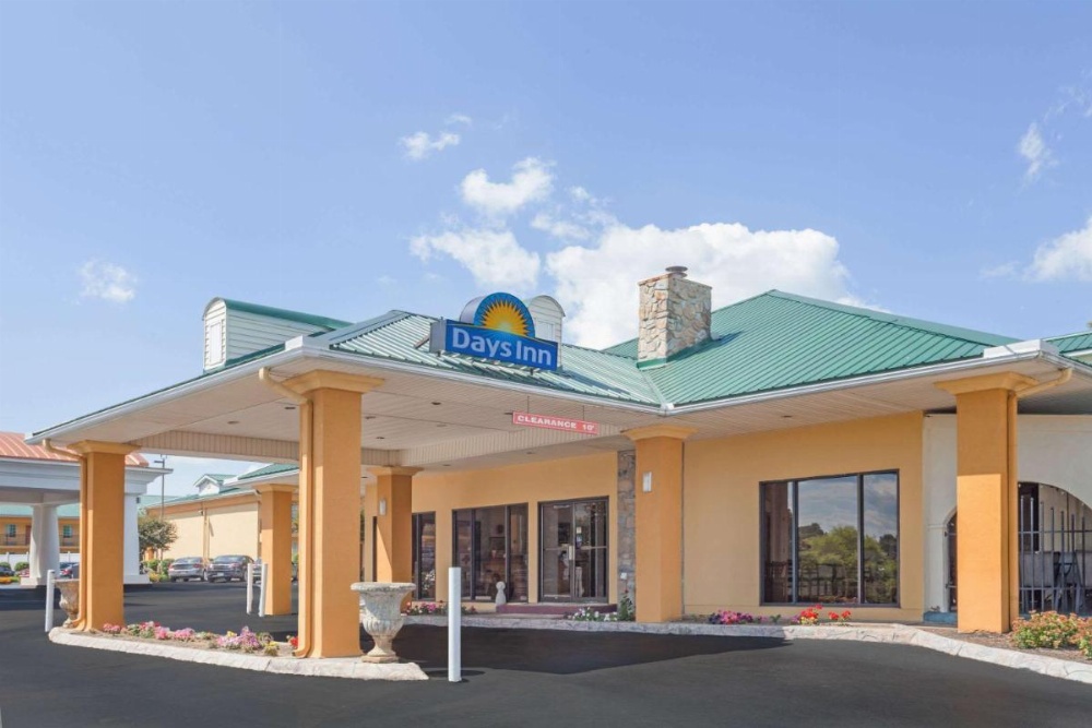 Days Inn by Wyndham Lenoir City Image 16